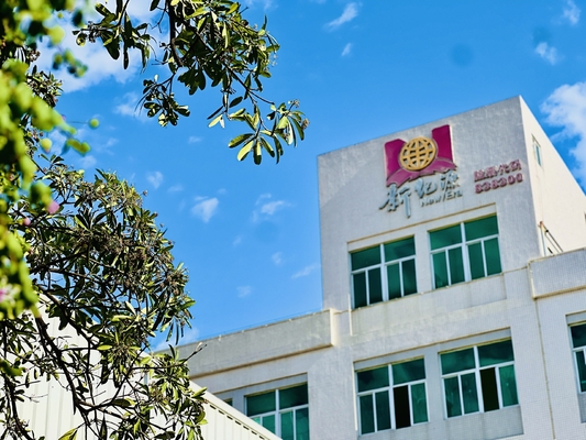 থার্মাল সংস্করণে গ্লস বিওপিপি থার্মাল ল্যামিনেশন ফিল্ম দিয়ে আপনার মুদ্রিত উপকরণগুলি উন্নত করুন