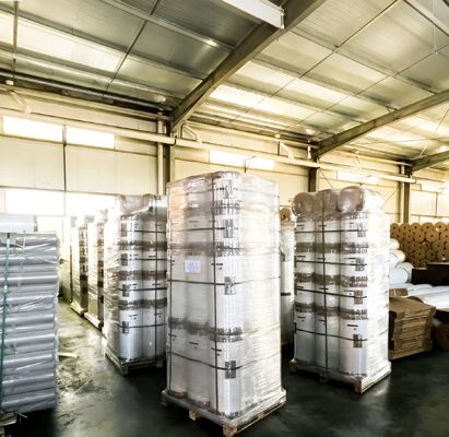 ৯০ জিইউ এর উপরে গ্লস লেভেল গ্লস ল্যামিনেশন ফিল্ম আর্দ্রতা-প্রমাণ এবং ডাবল সাইড করোনার চিকিত্সা সহ