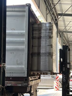 খাদ্য প্যাকেজিং এবং ল্যামিনেশনের জন্য 110 ডিগ্রি সেলসিয়াস পর্যন্ত তাপ প্রতিরোধের সাথে ধাতব PET ফিল্ম, কাস্টমাইজড ওজন, এবং মসৃণ প্রতিফলিত পৃষ্ঠ