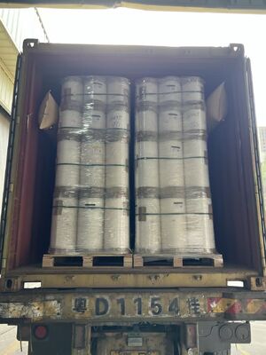 প্যাকেজিং এবং ল্যামিনেশনের জন্য 110°C পর্যন্ত তাপ প্রতিরোধের, রাসায়নিক প্রতিরোধের এবং মসৃণ প্রতিফলিত পৃষ্ঠের সাথে ধাতব PET ফিল্ম