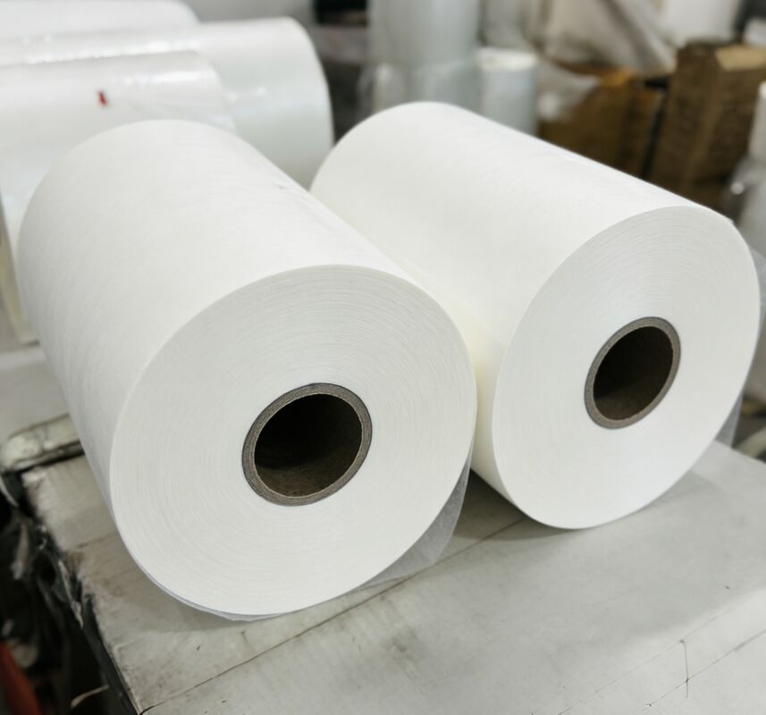 প্রিন্ট সুরক্ষার জন্য ডাবল-সাইডেড করোনা ট্রিটমেন্ট এবং ওয়াটার ইউভি প্রতিরোধের সাথে 17-45 মাইক্রন বেধ ম্যাট ল্যামিনেশন ফিল্ম