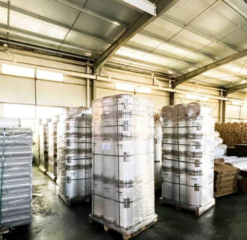 ৯০ জিইউ এর উপরে গ্লস লেভেল গ্লস ল্যামিনেশন ফিল্ম আর্দ্রতা-প্রমাণ এবং ডাবল সাইড করোনার চিকিত্সা সহ