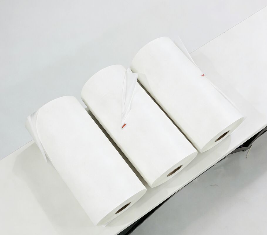 1 ইঞ্চি বা 3 ইঞ্চি কোর আকার এবং 400m / min পর্যন্ত ল্যামিনেশন গতির সাথে উচ্চ ল্যাটারি প্রতিরোধের বই ল্যামিনেটিং ফিল্ম