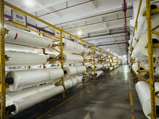 উচ্চ স্বচ্ছতা পিইটি থার্মাল ল্যামিনেশন ফিল্ম যা তাপমাত্রা প্রতিরোধের সাথে 130 ডিগ্রি সেলসিয়াস পর্যন্ত এবং কাস্টম দৈর্ঘ্য 6000 মিটার পর্যন্ত